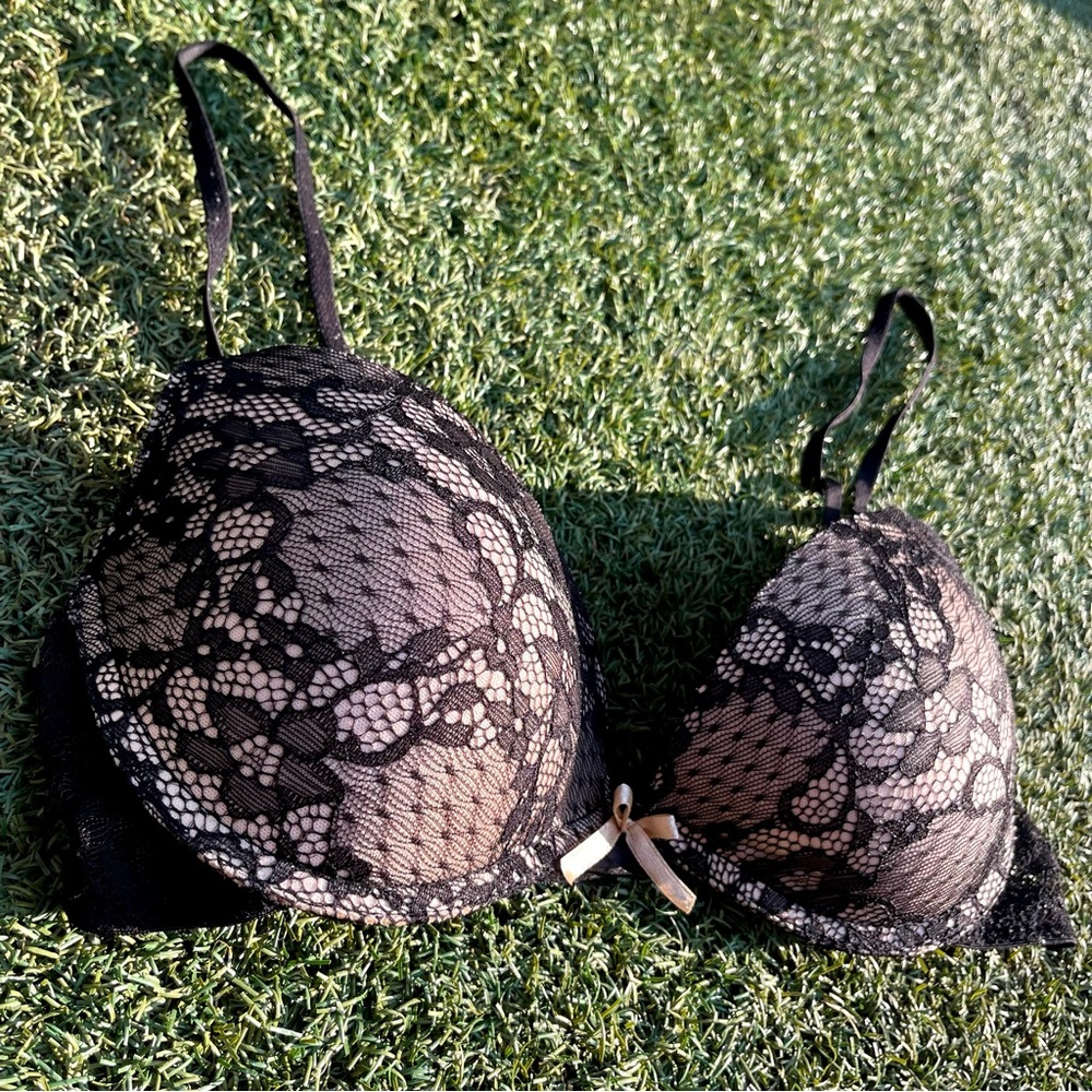Great Condition Lacey Black Bra 34C